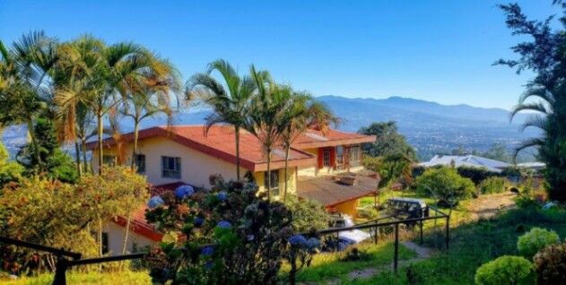 Hermosa casa en Venta – San Ramón de Tres Ríos  en Tres Ríos, La Unión, Cartago — $585,000
