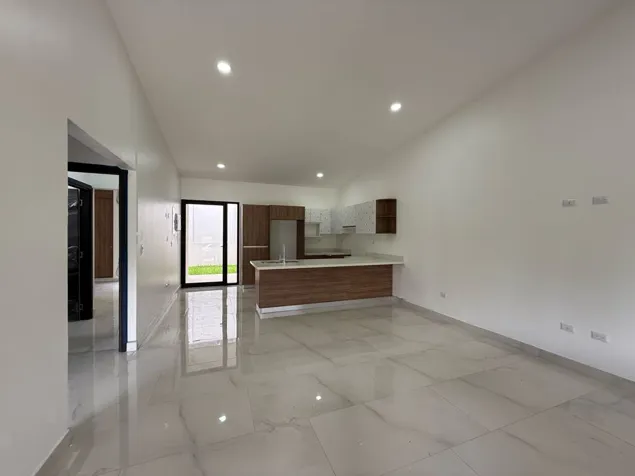 Venta de casa en Alajuela - Condominio La Francia in Alajuela — ₡ 88 770 000 - Photo 3 of 49