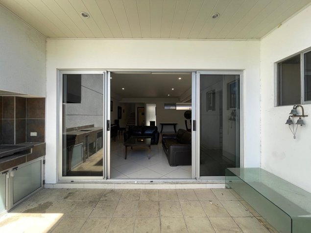 🔥 ALQUILER – Casa Amueblada en Condominio Escazú. en Escazú, San José — $2,900