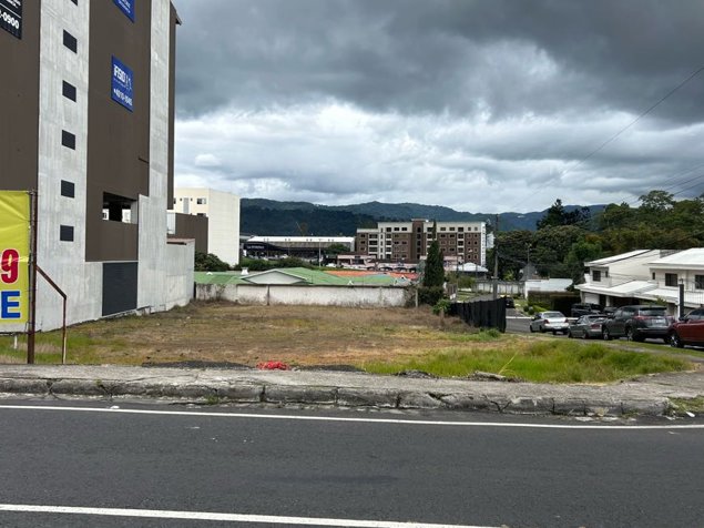 Alquilo Terreno comercial a la par de Momentum Pinares! en Curridabat, San José — $10,000 - Foto 2 de 15