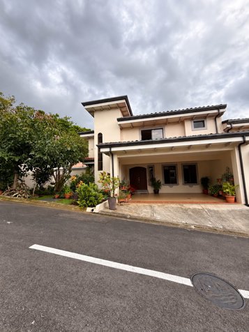 venta Casa en concominio en Escazu en Escazú, San José — $350,000