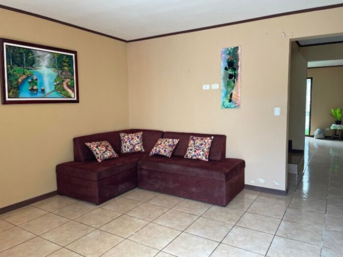 En venta espectacular casa duplex, en Mata de Plátano de Goicoechea. en Mata de Plátano, Goicoechea, San José — $170,000