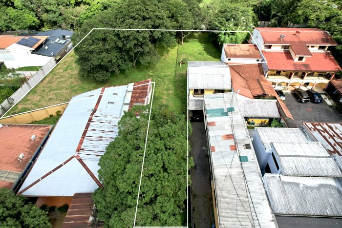 Venta de lote Uso Mixto 2,791 m² en el corazón de Ciudad Colón in Colón, Mora, San José — $379,000