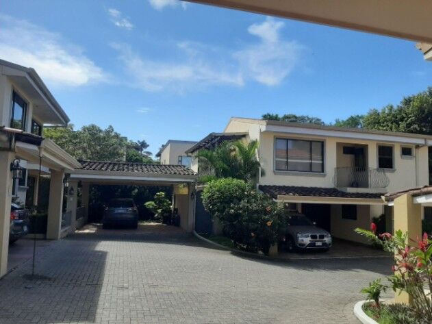 CASA EN VENTA, SANTA ANA, $299.000 COD#25-114 in Santa Ana, San José — $299,000