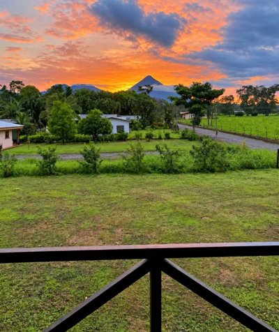 Casa en venta en La Fortuna | 2 hab. y vista al Volcán Arenal in La Fortuna, San Carlos, Alajuela — ₡ 49 000 000 - Photo 3 of 17