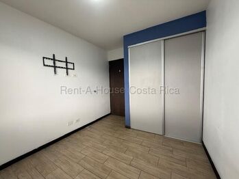 Alquiler apartamento 3 habitaciones con amenidades y 2 parqueos #26-1860 GS en Granadilla, Curridabat, San José — $1,300 - Foto 4 de 11