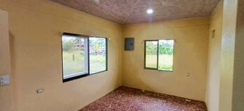 CASA RECIÉN REMODELADA EN VENTA – SANTA ELENA, PÉREZ ZELEDÓN en Cajón, Pérez Zeledón, San José — $120,000 - Foto 4 de 6