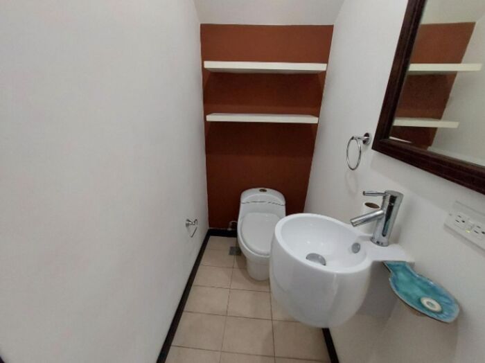 Venta de Casa en San Antonio de Escazú. RAH 25-1896 en San Antonio, Escazú, San José — $220,000 - Foto 3 de 18