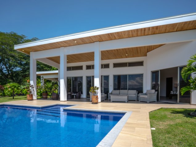 Amplia casa de 3 dormitorios en Roca Verde, Atenas en Atenas, Alajuela — $775,000