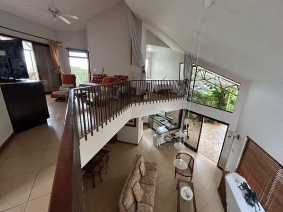 Se vende casa con piscina en condominio de La Garita Alajuela 25-91 en Garita, Alajuela — $380,000