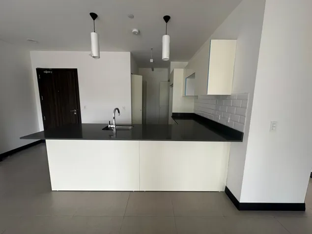 VENTA DE APARTAMENTO, SANTA ANA, POZOS, CONDOMINIO URBAN FLATS en Pozos, Santa Ana, San José — $220,000 - Foto 2 de 22
