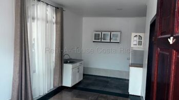 Alquiler | Apartamento de 1 habitación en Santa Ana, cerca de Ruta 27 #27-20 GS in Piedades, Santa Ana, San José — $605 - Photo 5 of 6