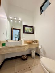 Venta de casa en Colinas de Montealegre, Condominio El Álamo en San Juan, La Unión, Cartago — $625,000 - Foto 4 de 53