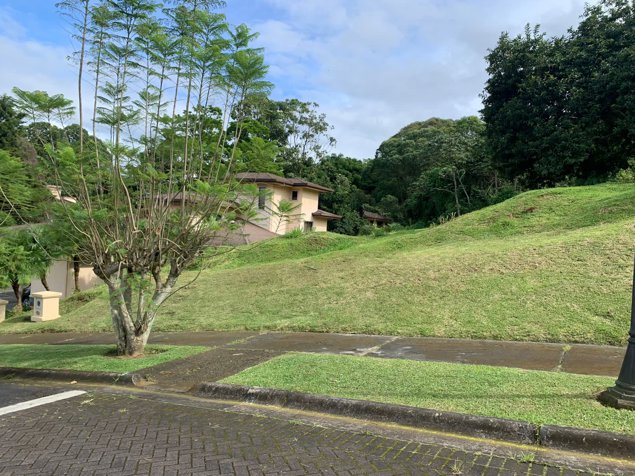 SE VENDE Lote con vista en Condominio El Gregal Curridabat in Sánchez, Curridabat, San José — $300,000