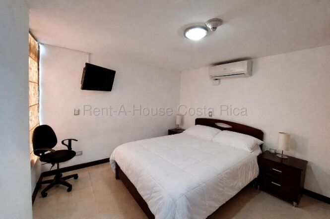 Venta de Apartamento Guachipelín 26-960 in Pozos, Santa Ana, San José — $165,000