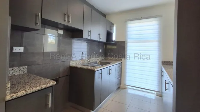 Alquiler de Apartamento en Curridabat-Granadilla. RAH 27-307 en Granadilla, Curridabat, San José — $1,300 - Foto 2 de 11