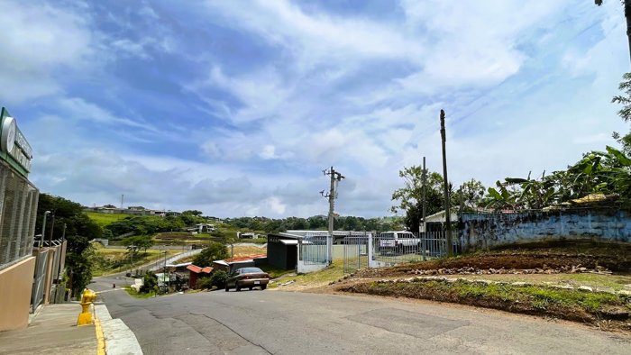 SE VENDE TERRENO CON CASA EN SAN ISIDRO, SAN RAMÓN en San Isidro, San Ramón, Alajuela — $165,000 - Foto 3 de 14