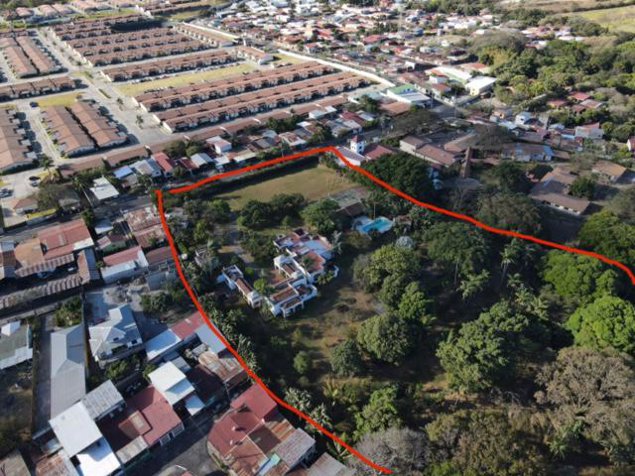 Casa en venta en venta con piscina, cancha tenis plaza de futbol en San Rafael, Alajuela — $1,650,000 - Foto 2 de 67