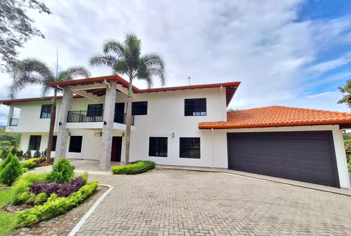 Tropical Bliss – Casa Inteligente de Lujo en Atenas en Atenas, Alajuela — $1,250,000 - Foto 3 de 21