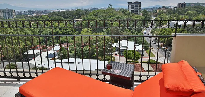 Increible Penthouse para Rentar sin Amueblar in Escazú, San José — $3,666
