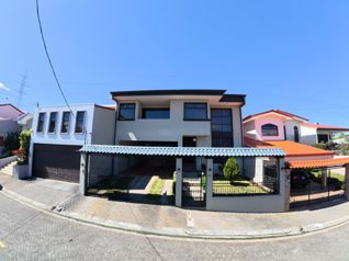 Venta de Casa en Moravia- Condominio in San Vicente, Moravia, San José — 180 000 000 ₡ - Photo 2 of 18