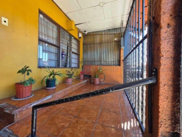 Venta de Casa en Oriental-Cartago. RAH 26-1575 in Oriental, Cartago — $100,000
