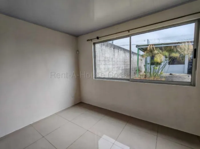Alquiler de casa en San Isidro de Heredia 26-1621 en San Isidro, Heredia — $850 - Foto 2 de 10