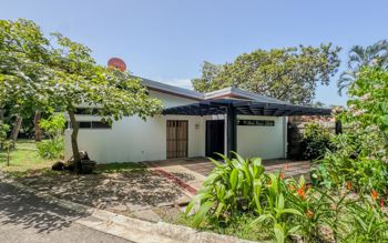 Spacious One-Level House for Rent Grecia
