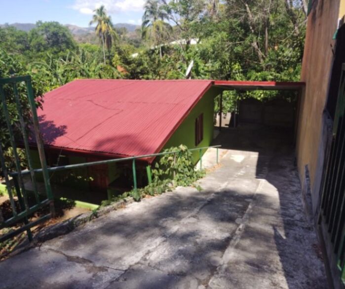SE VENDE BELLA PROPIEDAD Y CASA EN LA PRESA DE ATENAS.  en Atenas, Alajuela — ₡ 38 000 000