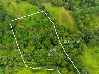 Propiedad excepcional de 12.000 m² con dos lagos, río y bosque — Nuevo Arenal, Guanacaste