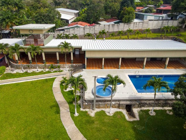Propiedad Comercial en Venta en La Garita con Río in Garita, Alajuela — $1,650,000