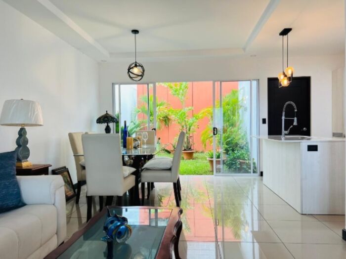 Venta decasa en San Miguel de Santo Domingo Heredia in San Miguel, Santo Domingo, Heredia — $175,000