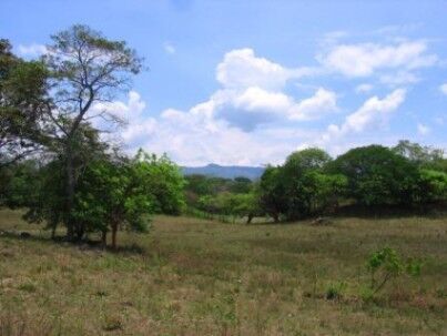 Terreno fabuloso natural con vistas en Turrúcares, Alajuela — $189,000
