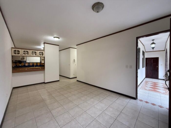 Se alquila espacioso apartamento en Mata Redonda San José 26-1393 en Mata Redonda, San José — $1,050