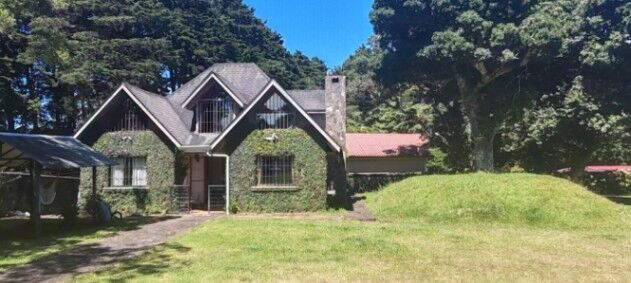 MLS-LS VENTA PROPIEDAD CON HERMOSA CASA SAN RAFAEL HEREDIA en Ángeles, San Rafael, Heredia — $650,000