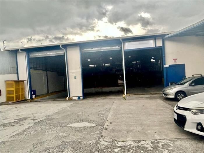 VENTA DE BODEGA, SAN JOSE, LA URUCA, en Uruca, San José — $2,300,000