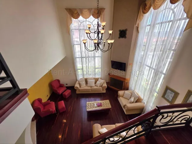 Venga de Casa de Lujo en Curridabat. RAH 27-97 en Granadilla, Curridabat, San José — $650,000 - Foto 3 de 10