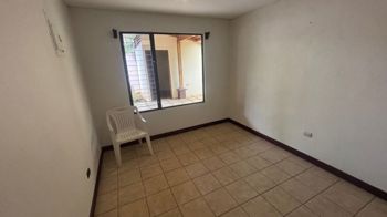 Casa con bonito lote en Atenas en Atenas, Alajuela — $225,000 - Foto 5 de 18