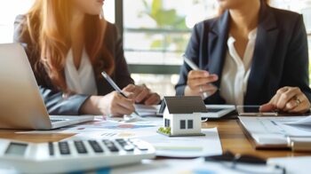 Asegura tu inversión inmobiliaria con asesoría experta y local · Finanzas y Planeación