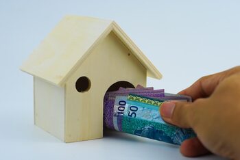 Key aspects for making informed decisions when buying a home in Costa Rica. · Home