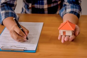Legal aspects when choosing the ideal place for your home · Legal Aspects