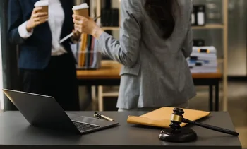 Aspectos Legales en el Uso de Espacios de Trabajo Compartidos · Aspectos Legales