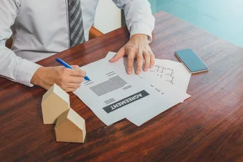 Consideraciones Legales que Aseguran una Compra Inmobiliaria Confiable · Aspectos Legales