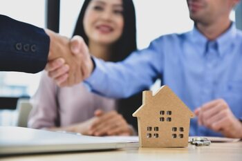 Construye Confianza en tu Compra de Vivienda con Asesoría Experta · Finanzas y Planeación