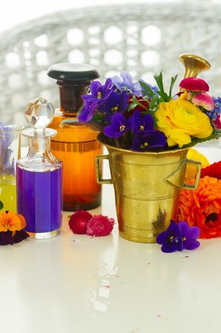 Create a harmonious home with the power of scents and colors.