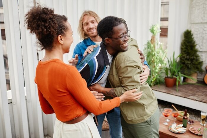 Cultiva relaciones significativas en tu condominio hoy mismo