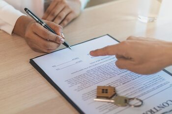 Complete guide to avoid mistakes when renting in Costa Rica · Rental Guides