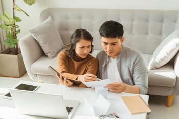 Guía esencial para evitar errores financieros al comprar tu hogar · Finanzas y Planeación