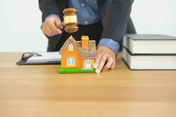 Guía para Asegurar Tu Compra Inmobiliaria sin Sorpresas Legales · Aspectos Legales