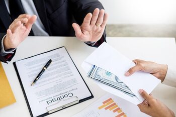 Protect your investment: keys to avoid legal complications in housing · Legal Aspects